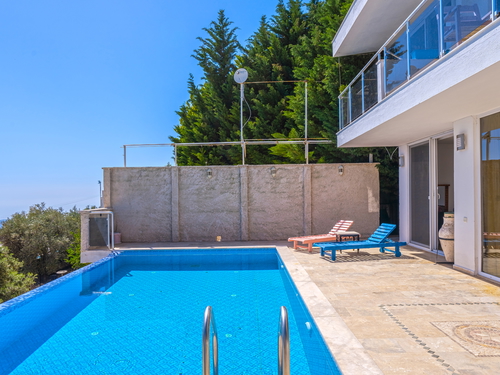  gece  -  Kasım
  | Kalkan Üzümlü'de Deniz Manzaralı 8 Kişilik Muhafazakar Villa